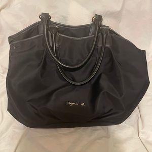 Agnes B. Hand bag/travel bag